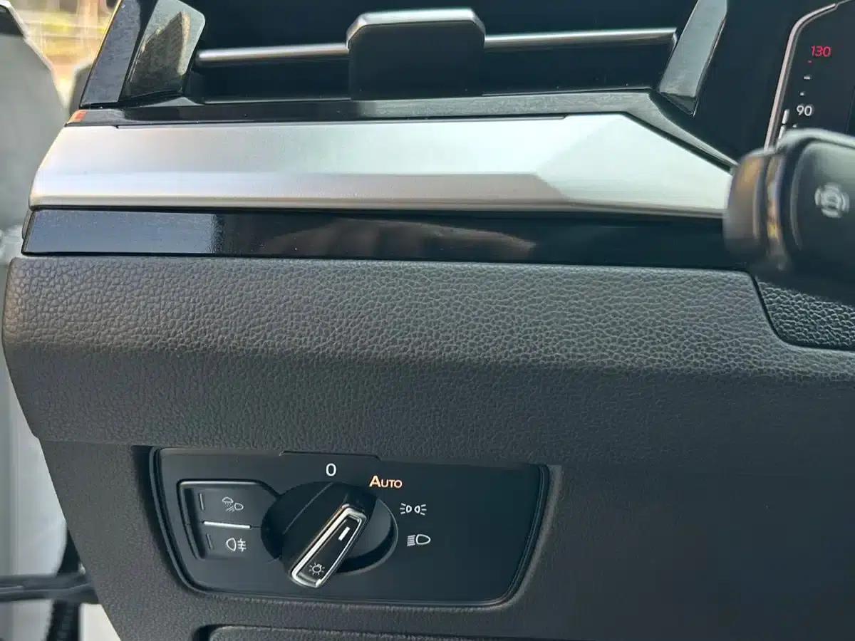 FAW-Volkswagen CC 2023 380TSI Striking Edition — миниатюра 18