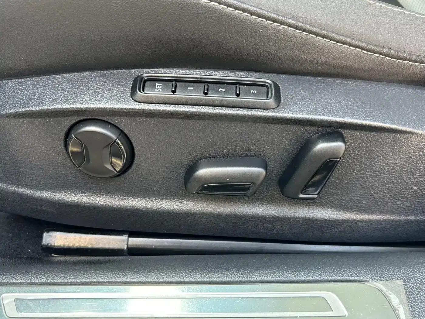 FAW-Volkswagen CC 2023 380TSI Striking Edition — миниатюра 19