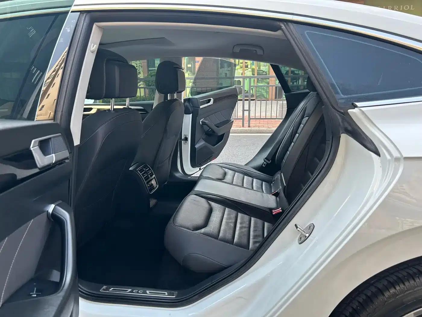 FAW-Volkswagen CC 2023 380TSI Striking Edition — миниатюра 8