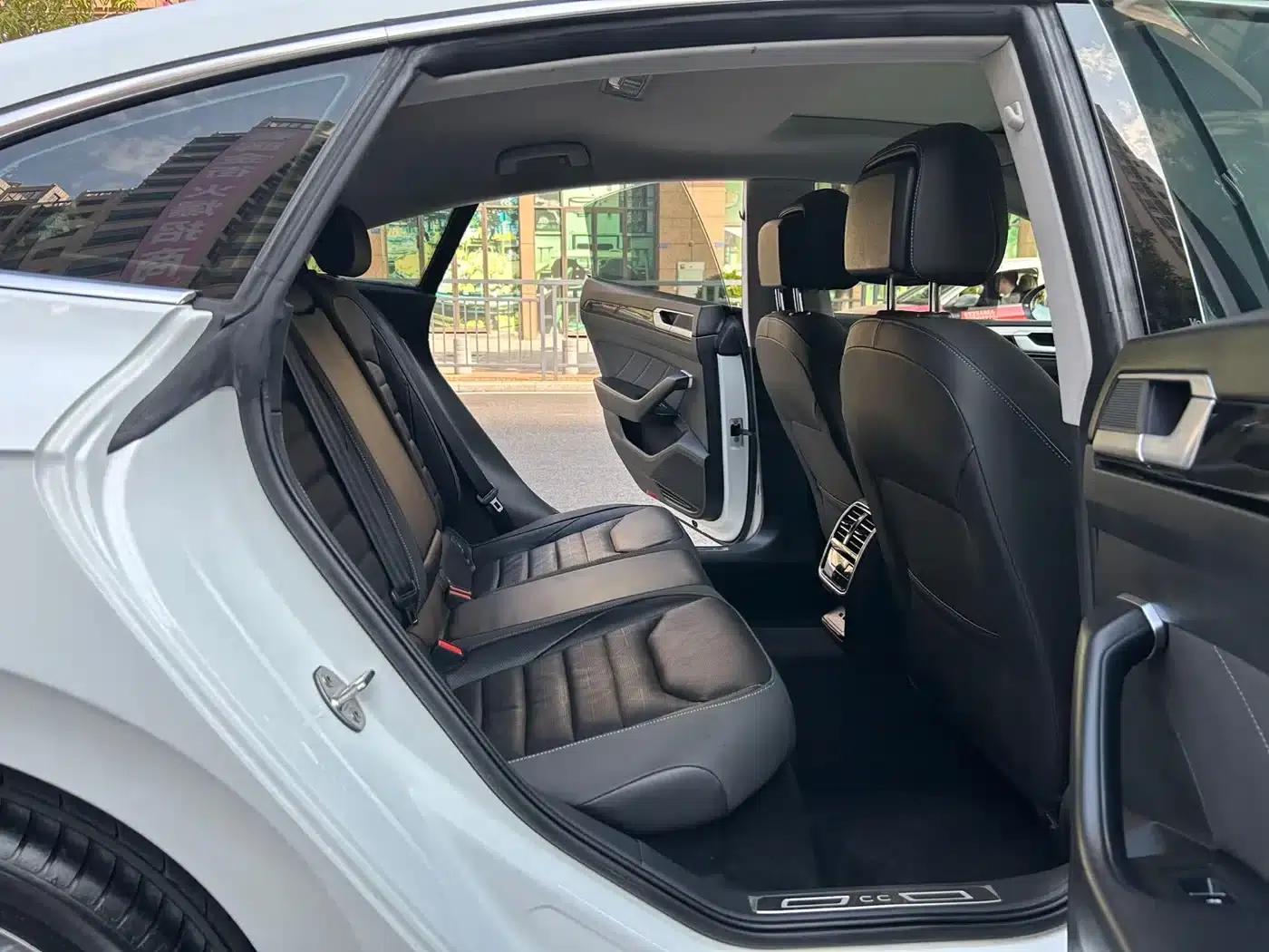 FAW-Volkswagen CC 2023 380TSI Striking Edition — миниатюра 10