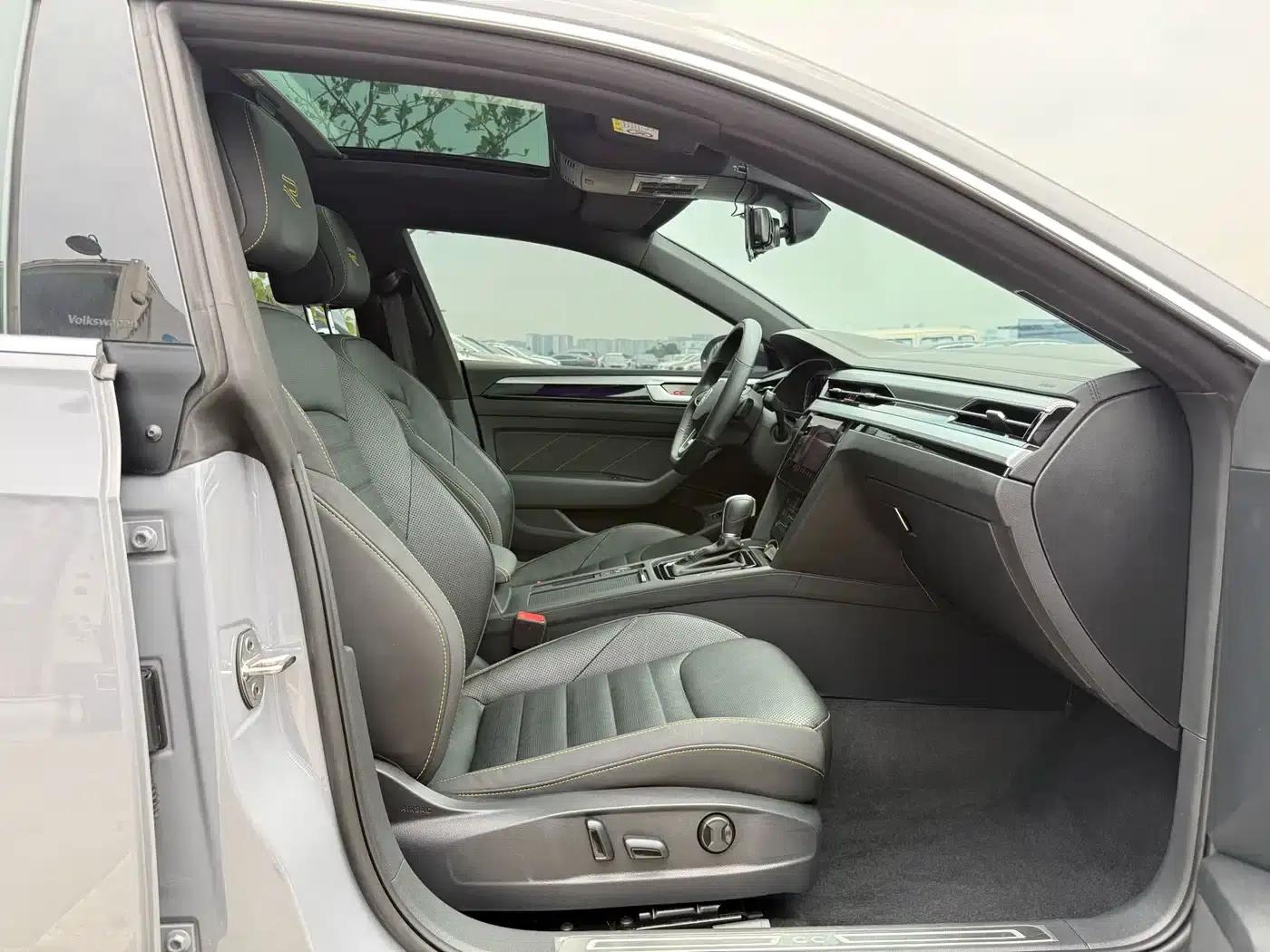 FAW-Volkswagen CC 2023 380TSI Striking Edition — миниатюра 13