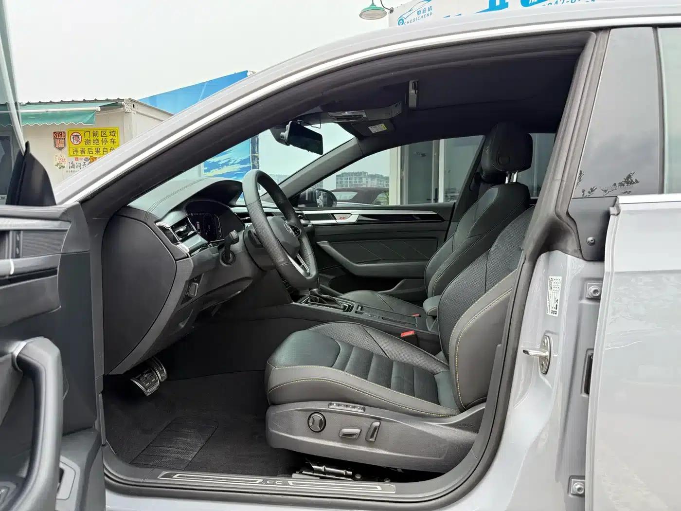 FAW-Volkswagen CC 2023 380TSI Striking Edition — миниатюра 8