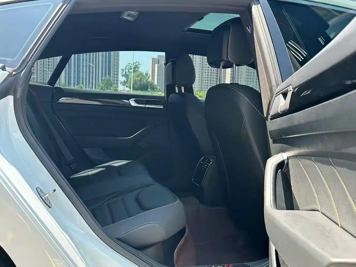 FAW-Volkswagen CC 2024 380TSI Striking Edition — миниатюра 10