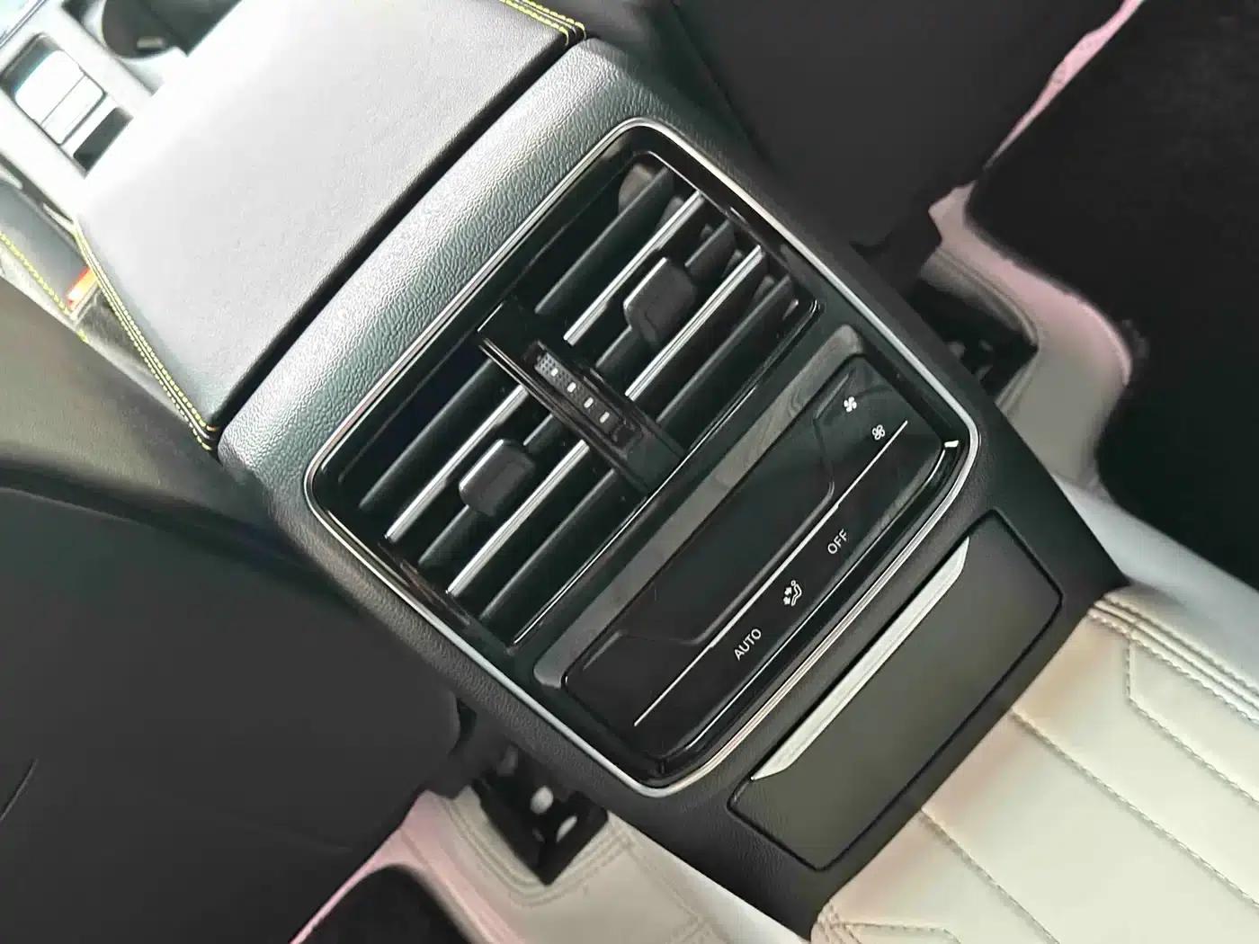 FAW-Volkswagen CC 2021 380TSI Striking Edition — миниатюра 18