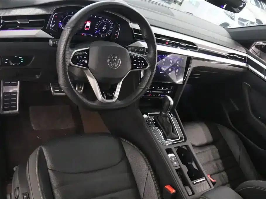 FAW-Volkswagen CC 2024 380TSI Striking Popular Edition — миниатюра 11