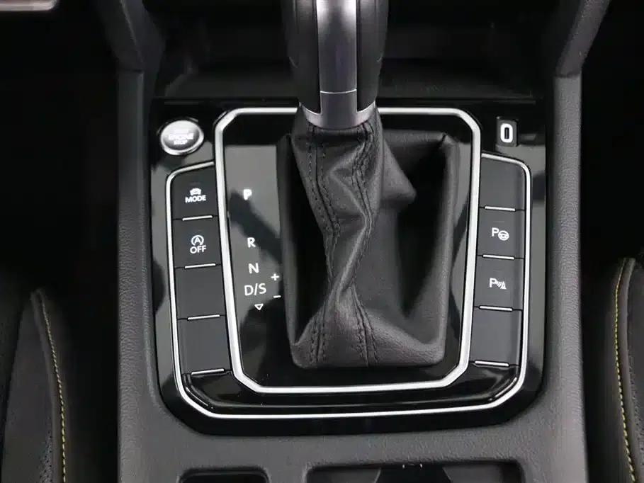 FAW-Volkswagen CC 2024 380TSI Striking Popular Edition — миниатюра 12