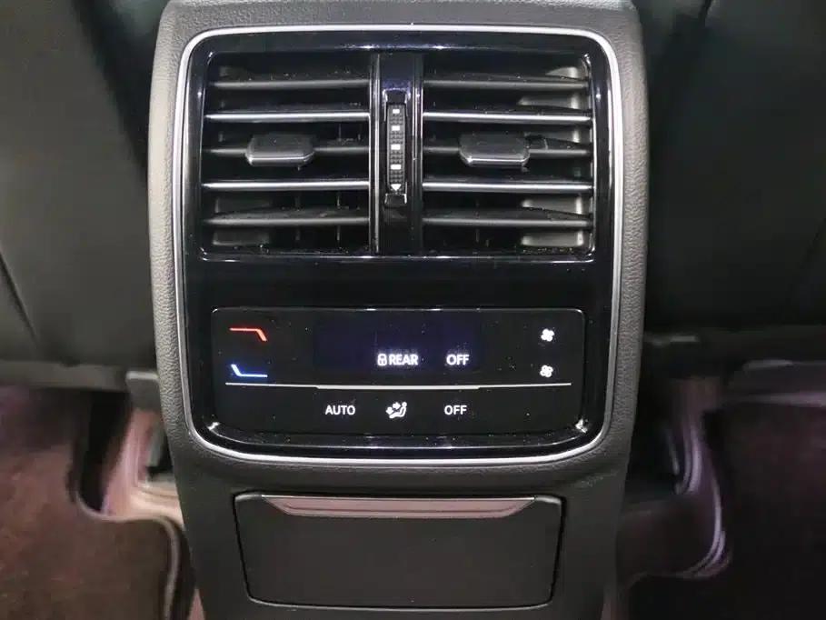 FAW-Volkswagen CC 2024 380TSI Striking Popular Edition — миниатюра 18