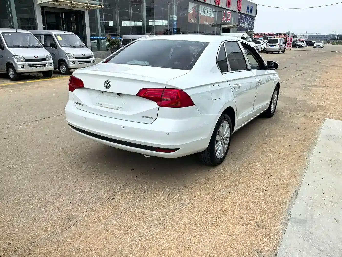 2021 Volkswagen Bora 1.5L Automatic Fashion Smart Edition — миниатюра 3
