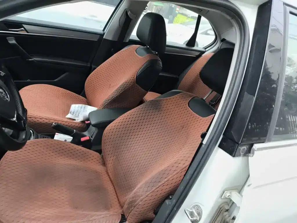 2016 Volkswagen Bora 1.6L Manual Comfort Model — миниатюра 11
