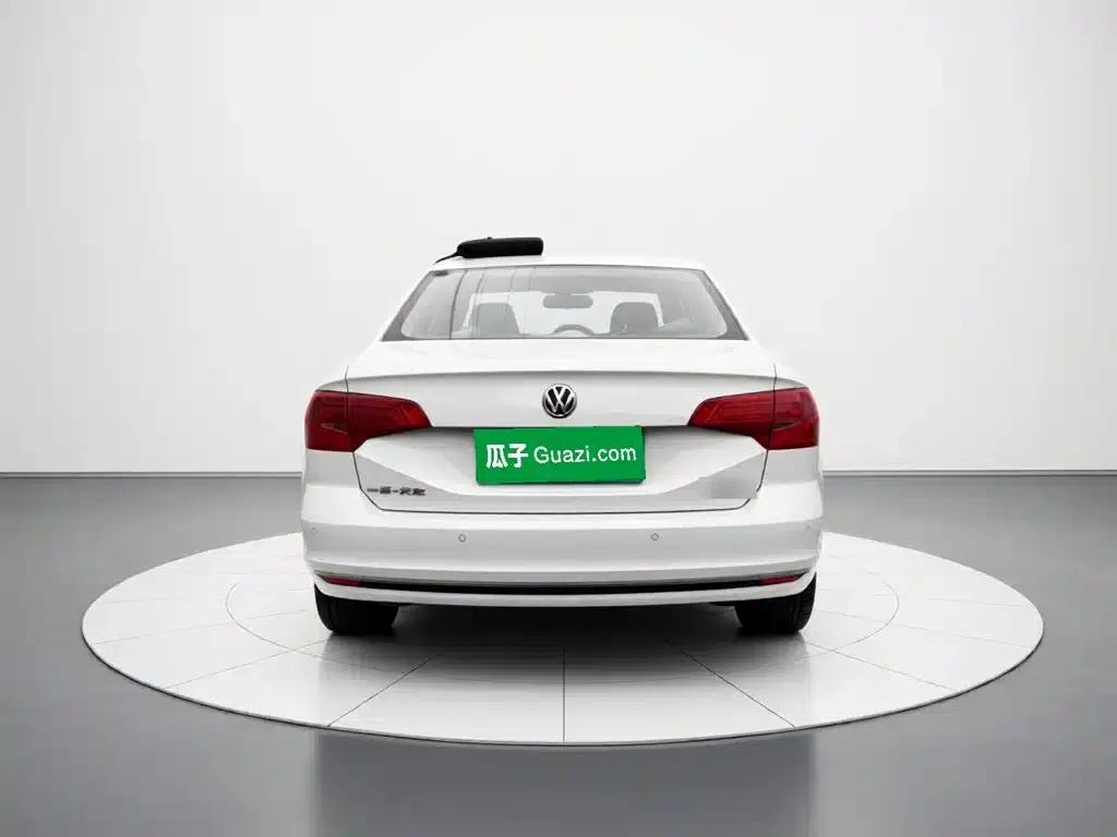 2016 Volkswagen Bora 1.6L Manual Comfort Model — миниатюра 3