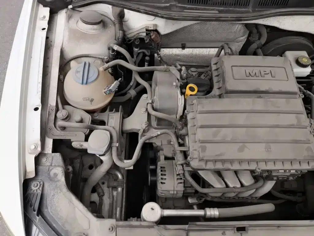 2016 Volkswagen Bora 1.6L Manual Comfort Model — миниатюра 22