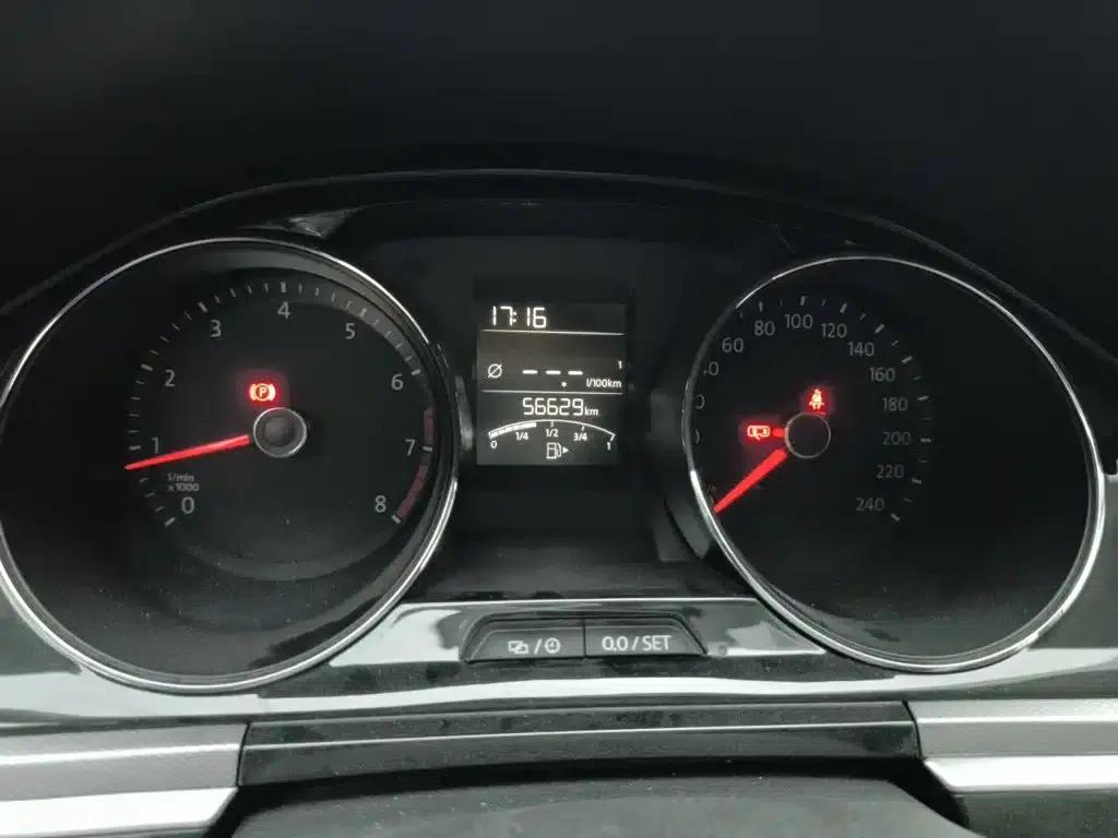2016 Volkswagen Bora 1.6L Manual Comfort Model — миниатюра 7
