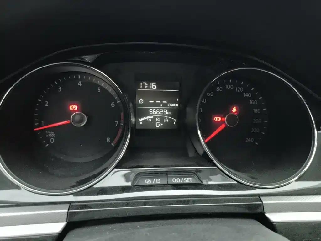 2016 Volkswagen Bora 1.6L Manual Comfort Model — миниатюра 8