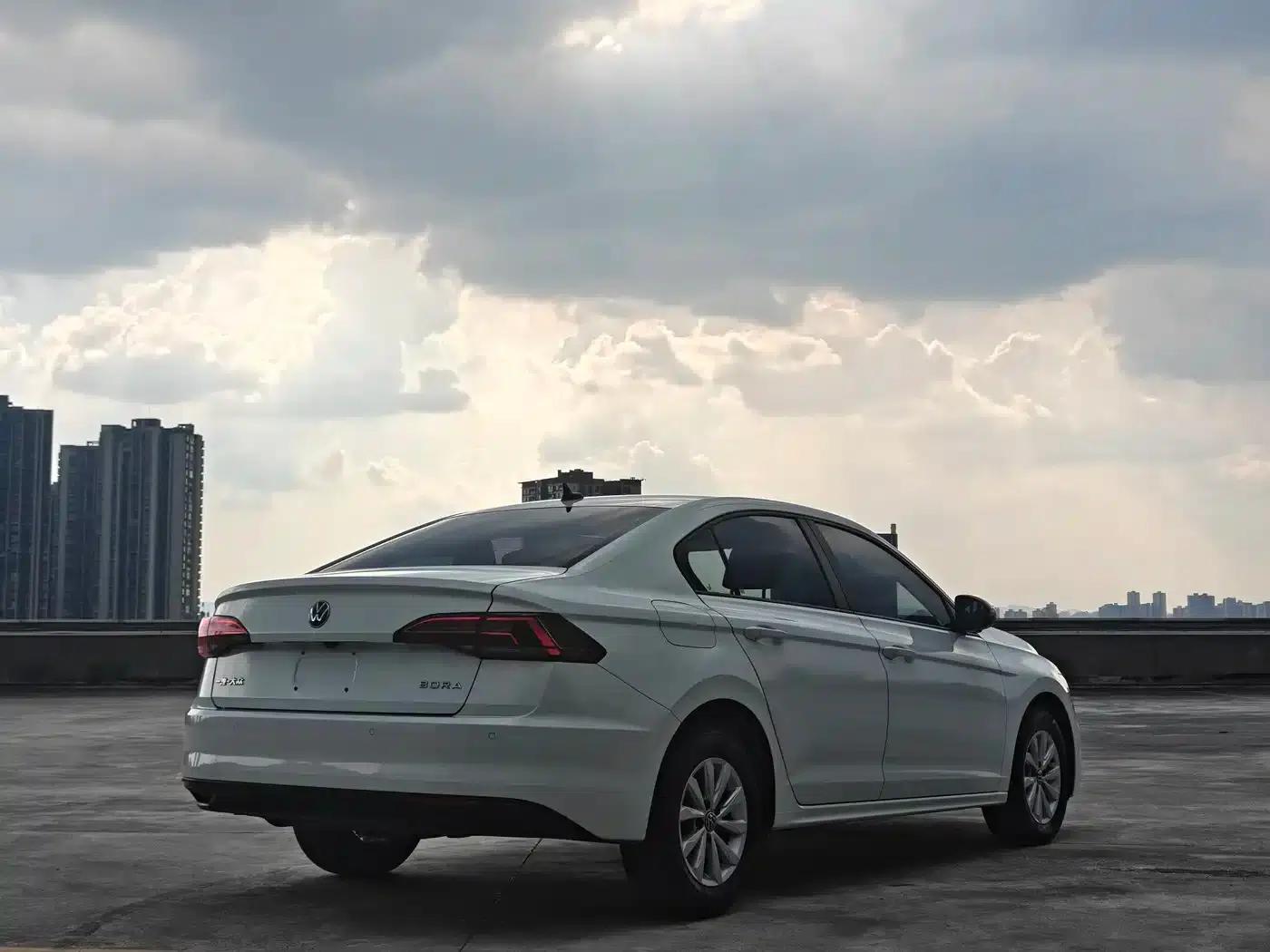 2021 Volkswagen Bora 1.5L Automatic Fashion Smart Edition — миниатюра 3
