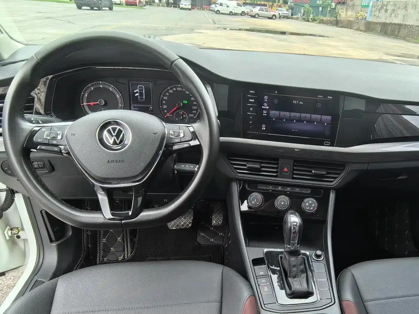 2021 Volkswagen Bora 1.5L Automatic Comfort Smart Connect Edition — миниатюра 12