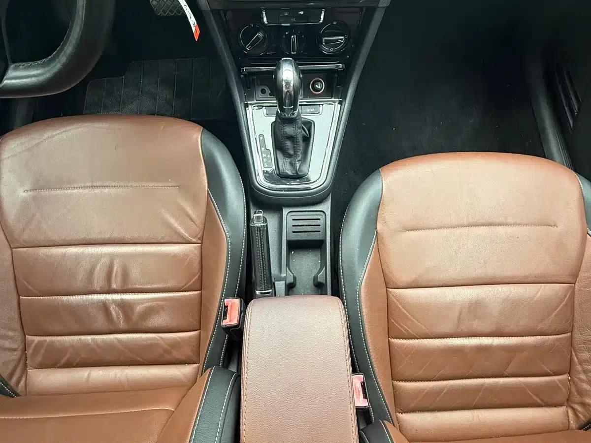 2016 Volkswagen Bora 1.6L Automatic Comfort Model — миниатюра 11