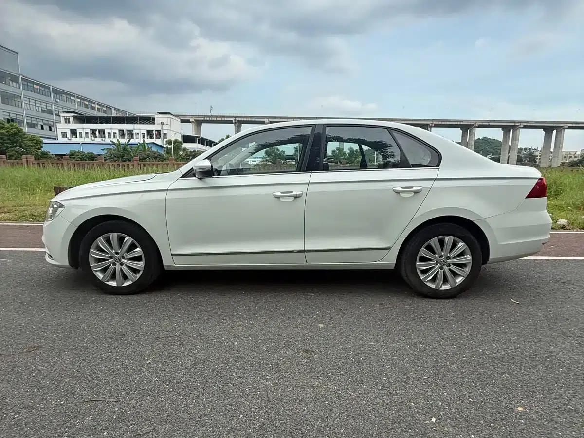 2016 Volkswagen Bora 1.6L Automatic Comfort Model — миниатюра 17