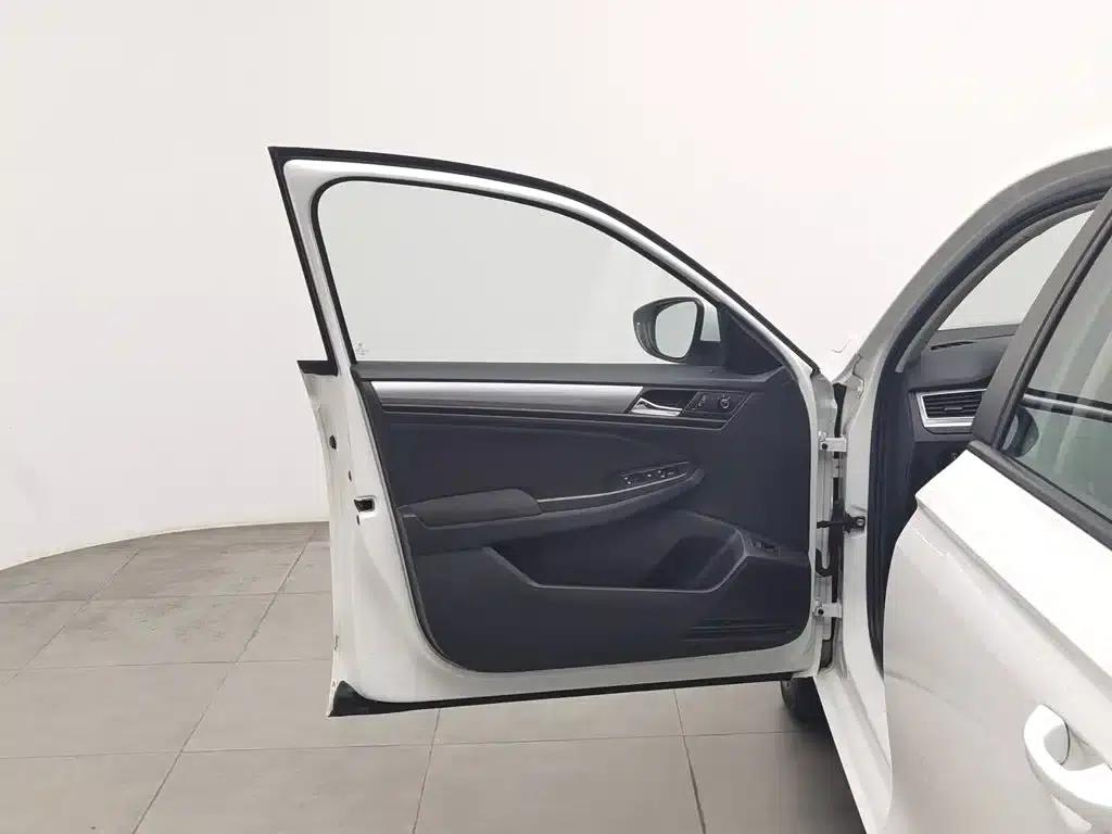 2019 Volkswagen Bora Facelift: Bora Legend 1.5L Automatic Fashion Model (China VI Emission Standard) — миниатюра 8