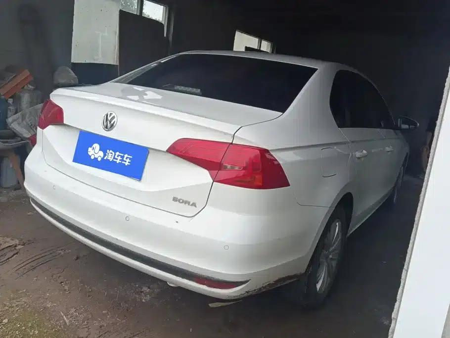 2019 Volkswagen Bora Facelift: Bora Legend 1.5L Manual Fashion Model (China VI Emission Standard) — миниатюра 3