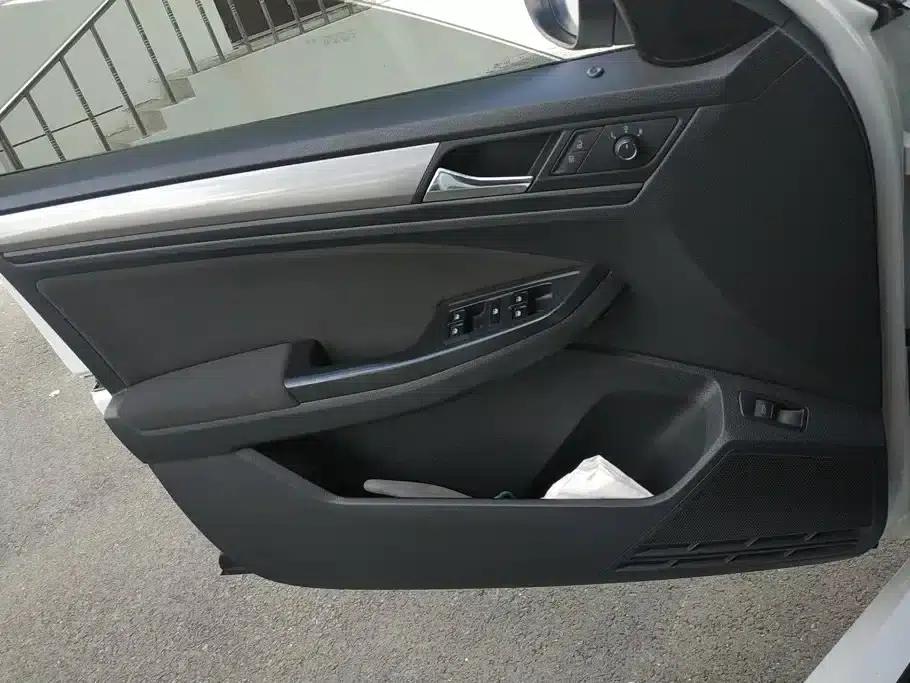 2019 Volkswagen Bora Facelift: Bora Legend 1.5L Manual Fashion Model (China VI Emission Standard) — миниатюра 7