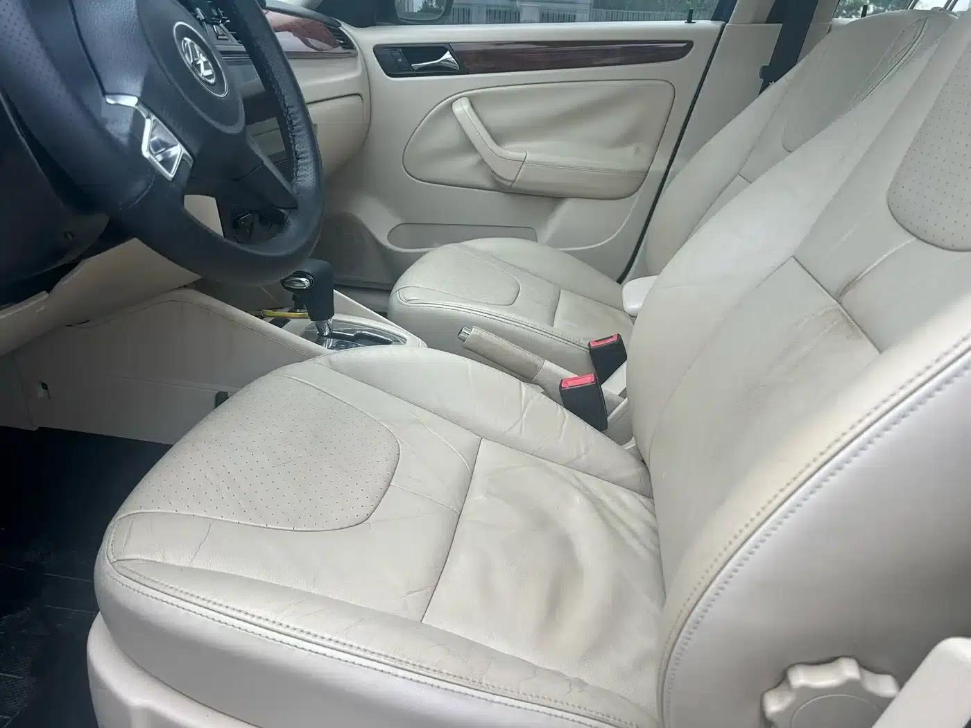 2012 Volkswagen Bora 1.6L Automatic Comfort Model — миниатюра 6
