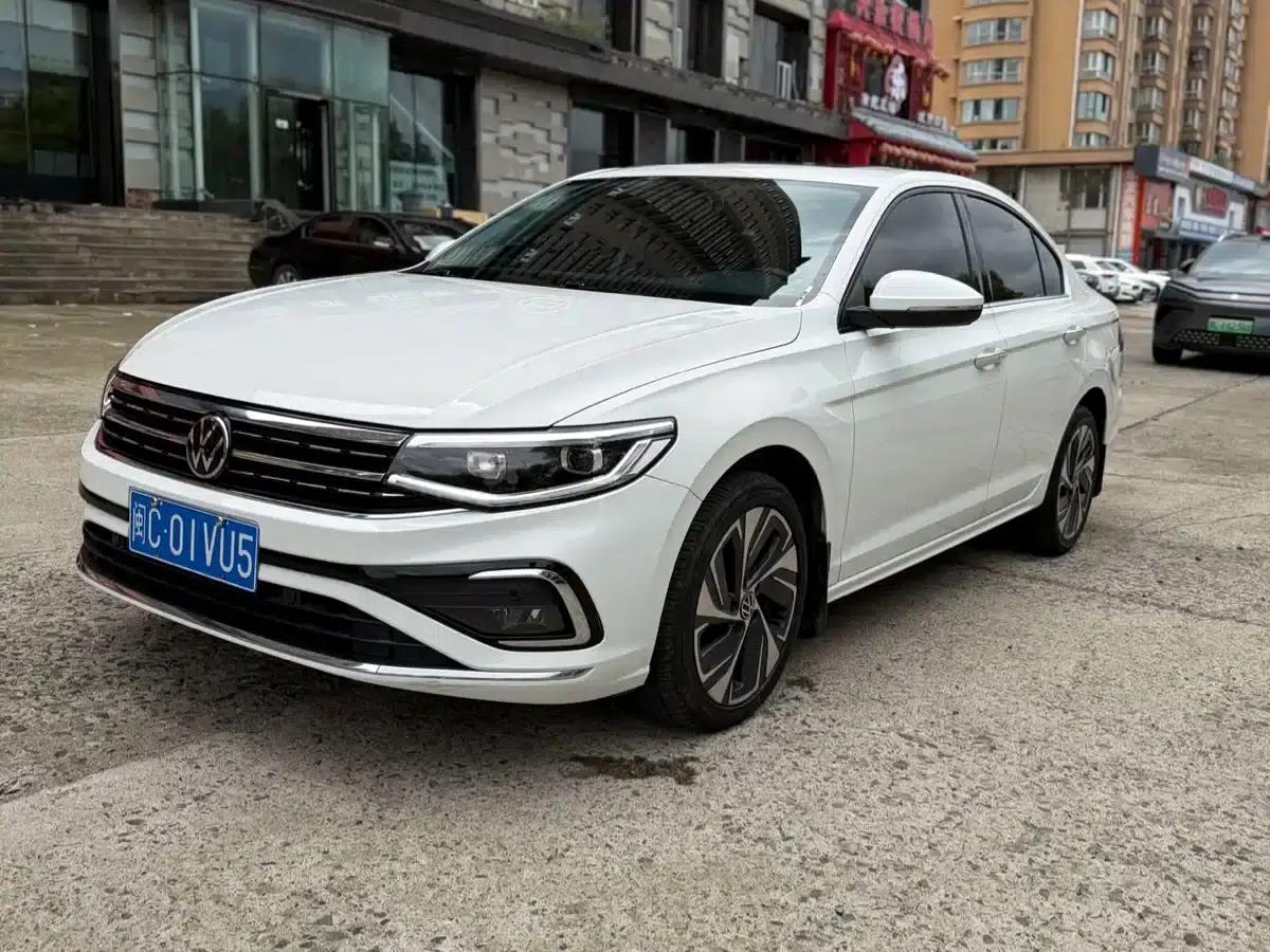 2023 Volkswagen Bora 200TSI DSG Smart PRO Edition — миниатюра 1