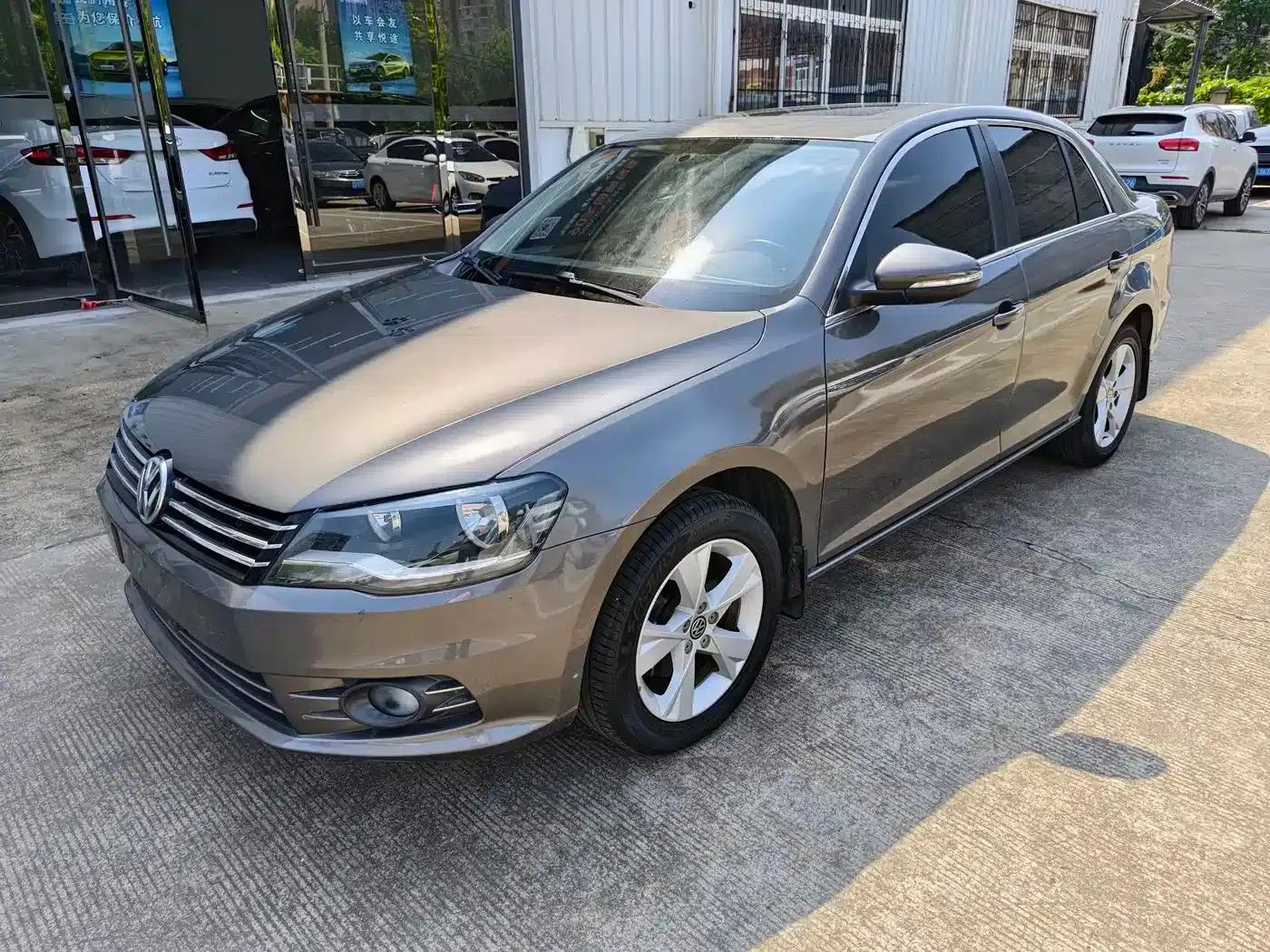 2013 Volkswagen Bora 1.6L Automatic Fashion Edition — миниатюра 1