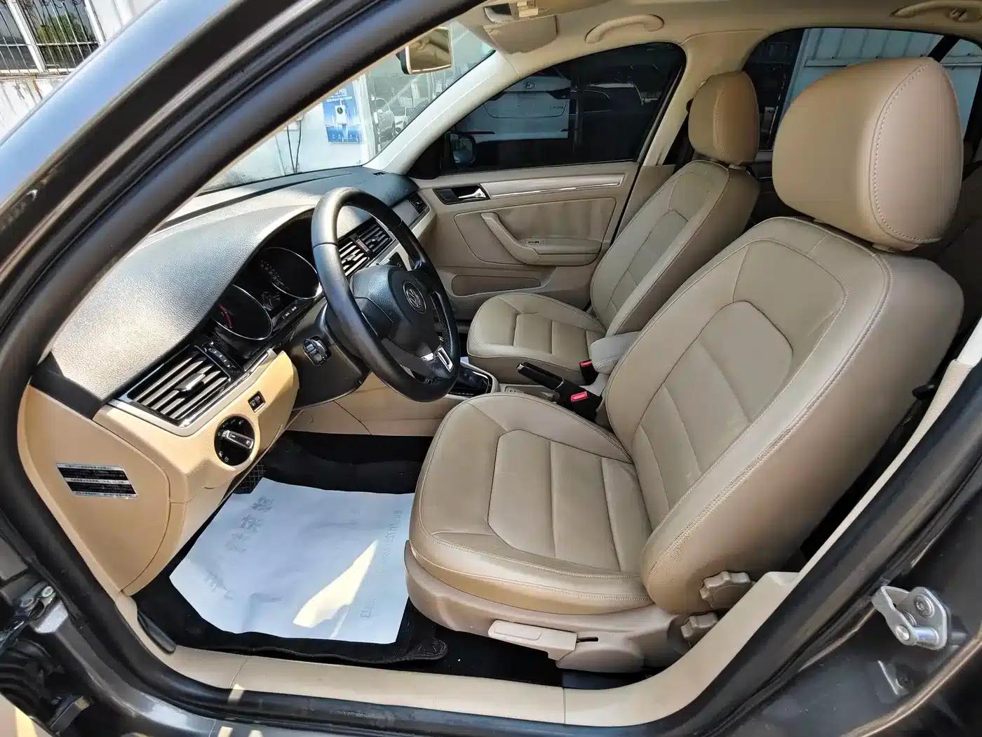 2013 Volkswagen Bora 1.6L Automatic Fashion Edition — миниатюра 7