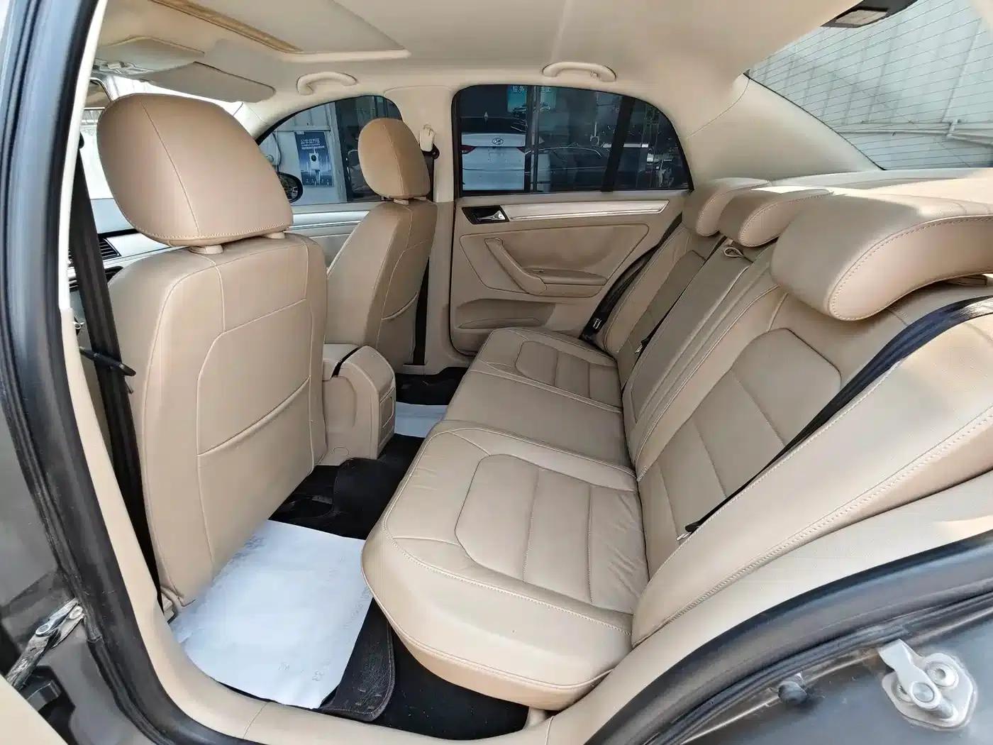 2013 Volkswagen Bora 1.6L Automatic Fashion Edition — миниатюра 8