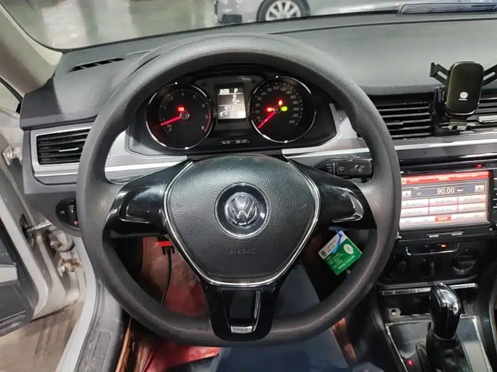 2017 Volkswagen Bora 1.6L Automatic Fashion Edition — миниатюра 11