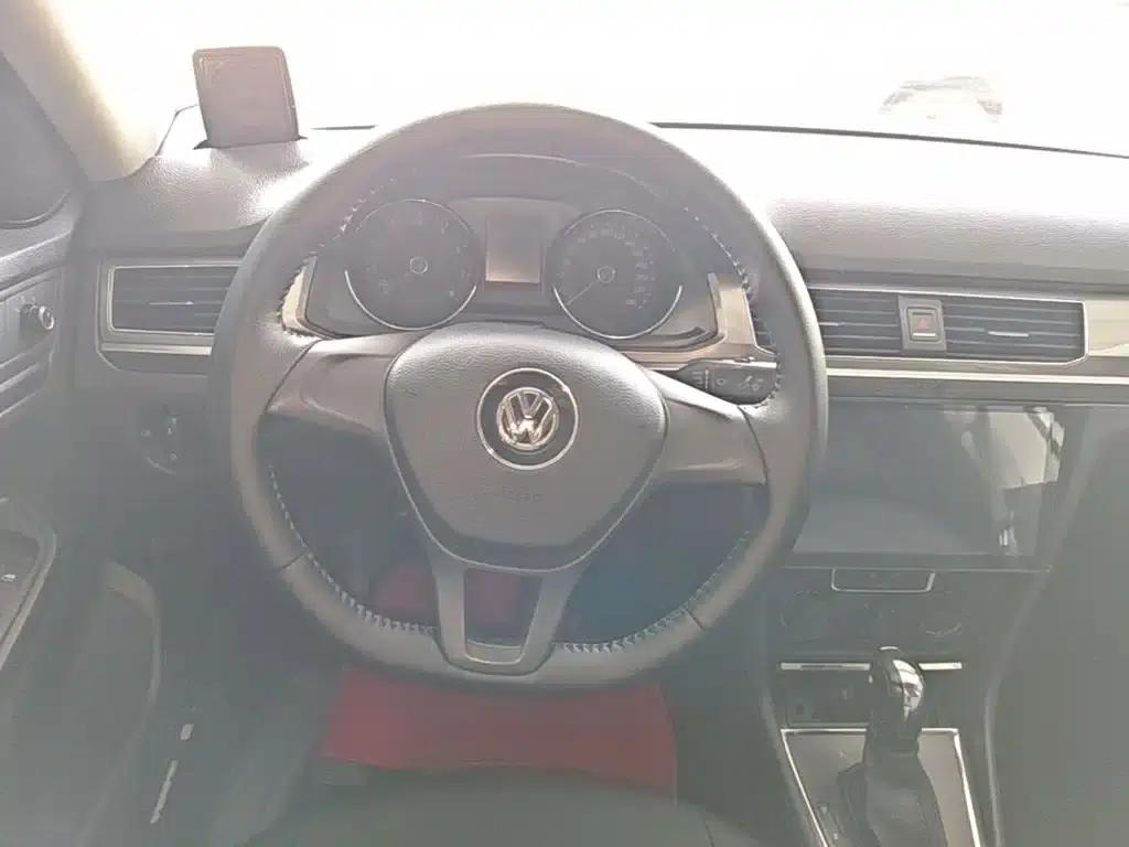 2017 Volkswagen Bora 1.6L Automatic Fashion Edition — миниатюра 11