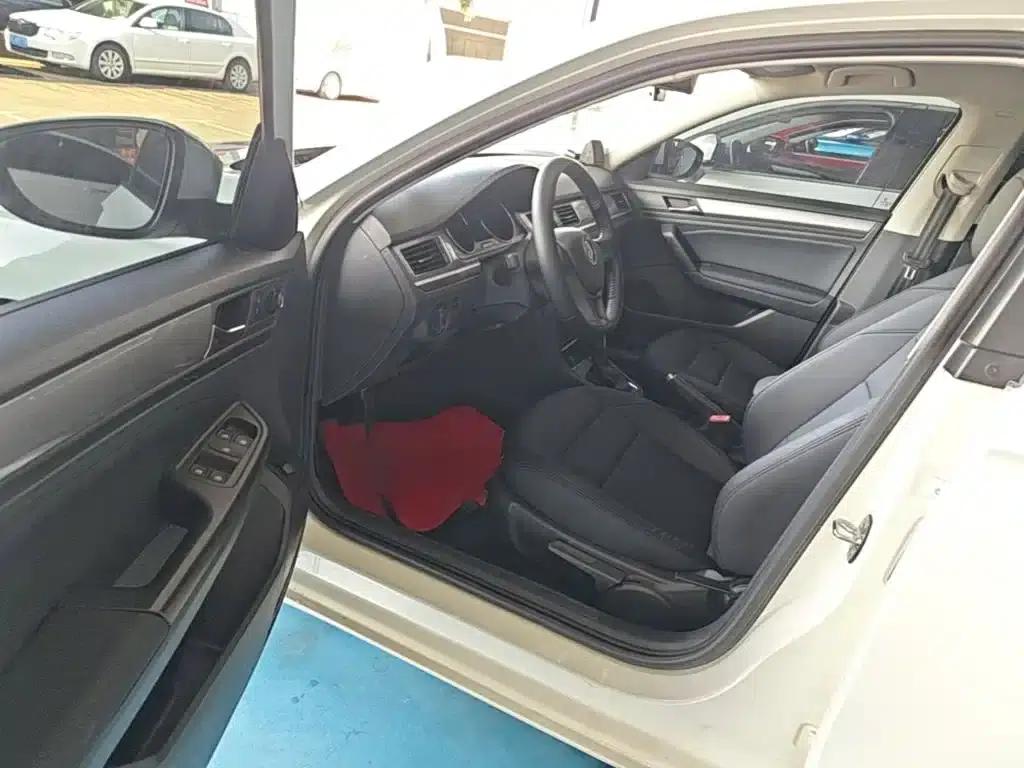 2017 Volkswagen Bora 1.6L Automatic Fashion Edition — миниатюра 16