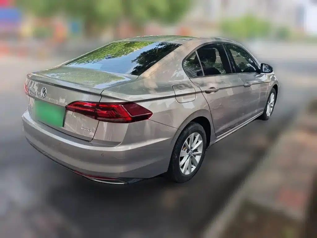 2020 Volkswagen Bora 1.5L Automatic Comfort Model — миниатюра 5