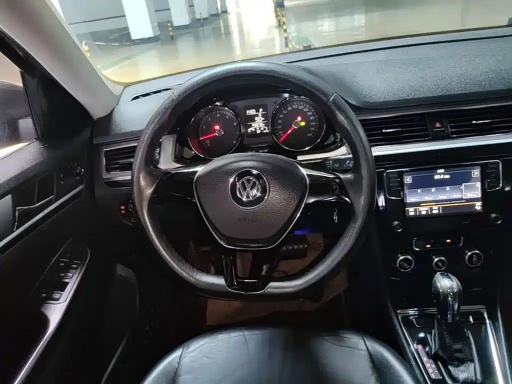 2016 Volkswagen Bora 1.6L Automatic Comfort Model — миниатюра 11