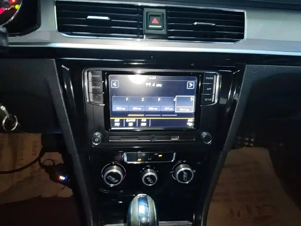 2016 Volkswagen Bora 1.6L Automatic Comfort Model — миниатюра 13