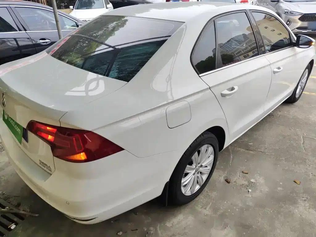 2016 Volkswagen Bora 230TSI Manual Comfort Model — миниатюра 5