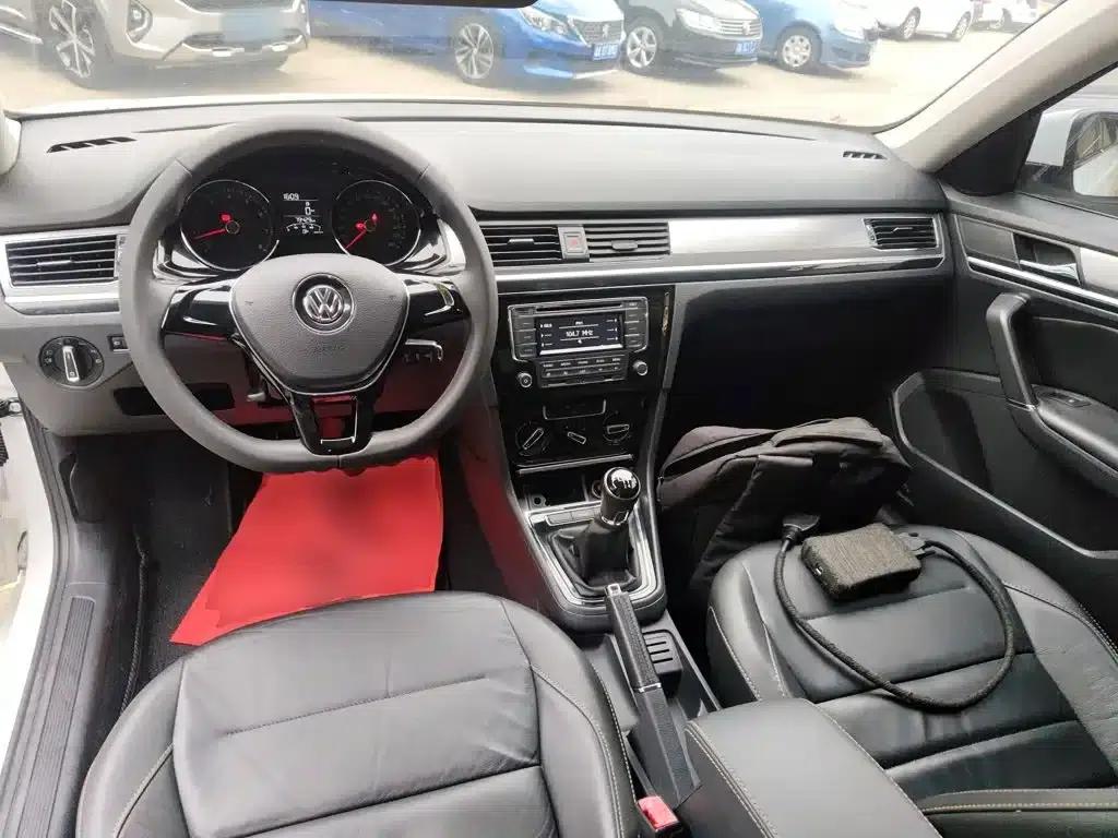 2016 Volkswagen Bora 230TSI Manual Comfort Model — миниатюра 6