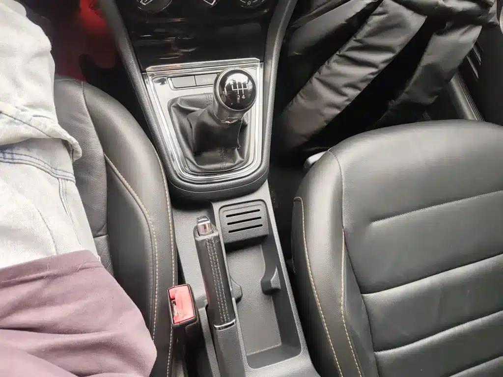 2016 Volkswagen Bora 230TSI Manual Comfort Model — миниатюра 10