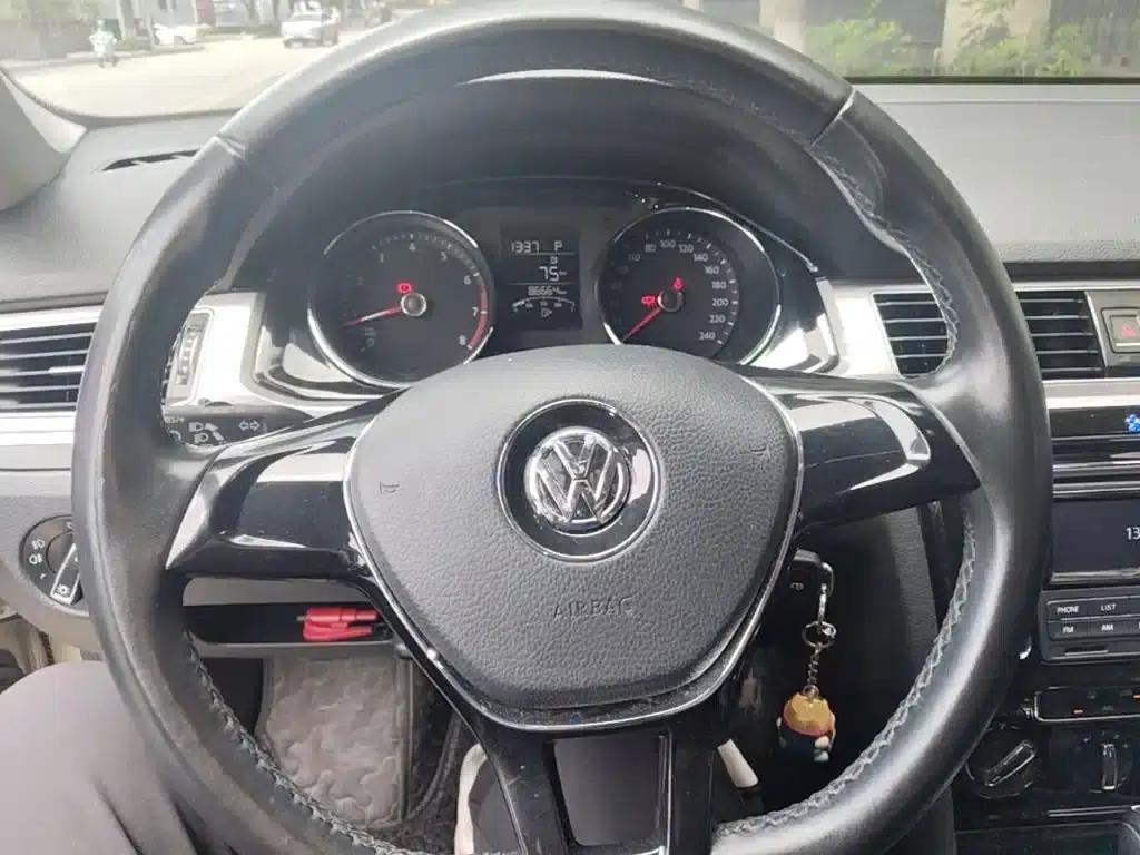 2017 Volkswagen Bora 1.6L Automatic Comfort Model — миниатюра 11