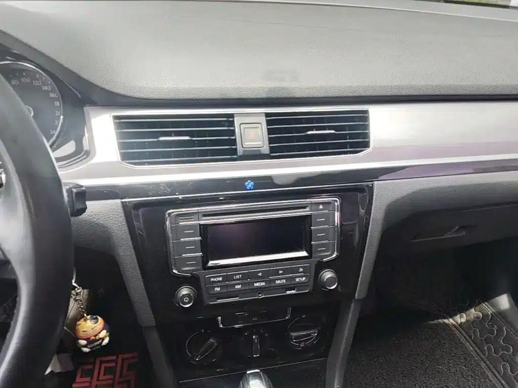 2017 Volkswagen Bora 1.6L Automatic Comfort Model — миниатюра 13