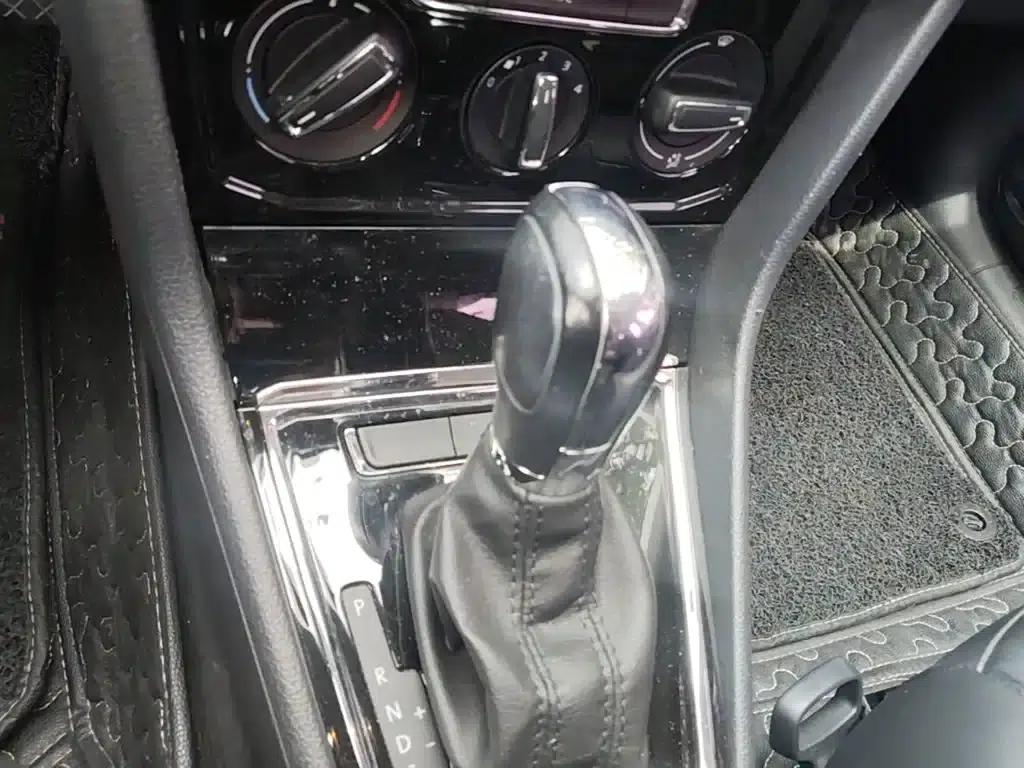 2017 Volkswagen Bora 1.6L Automatic Comfort Model — миниатюра 14