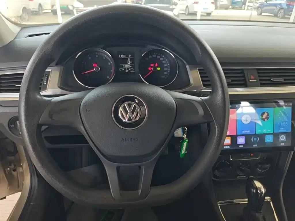 2016 Volkswagen Bora 1.6L Automatic Fashion Edition — миниатюра 11