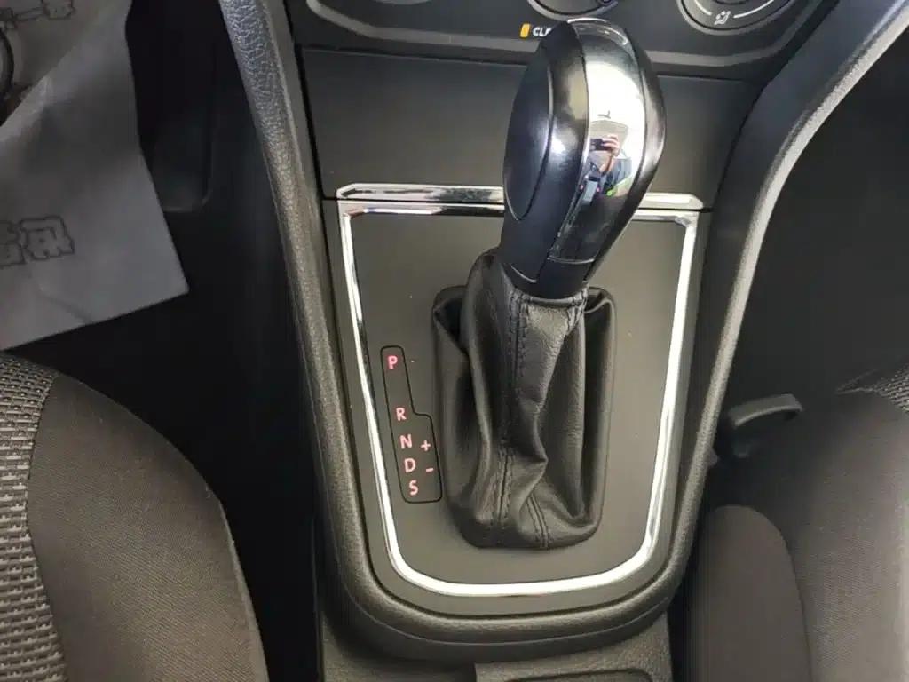2016 Volkswagen Bora 1.6L Automatic Fashion Edition — миниатюра 14