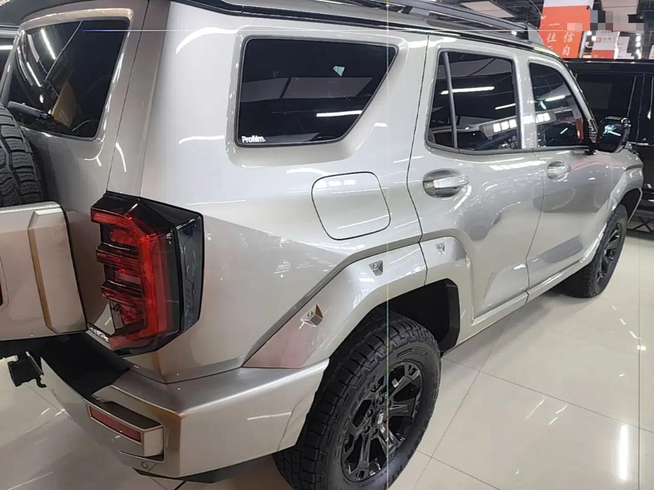 Tank 400 New Energy 2024 Hi4-T Off-Road Edition — миниатюра 6