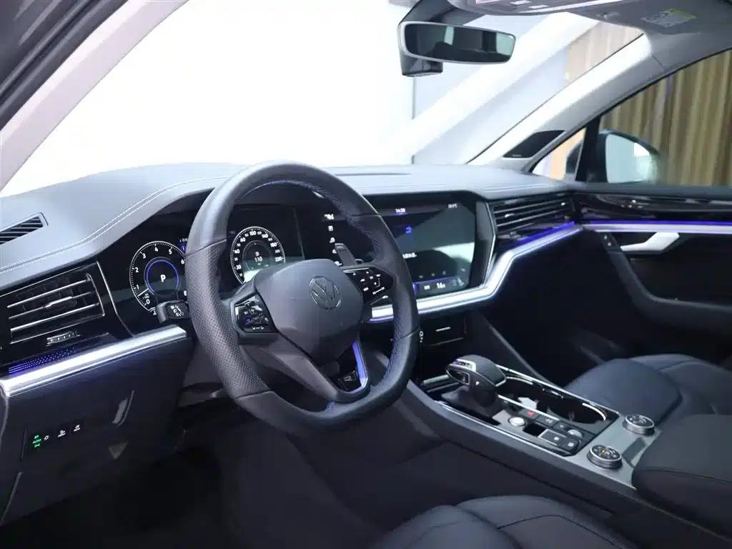 2022 Volkswagen Touareg 3.0TSI R-Line, Obsidian Black Sport Package — миниатюра 11