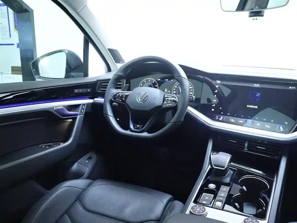 2022 Volkswagen Touareg 3.0TSI R-Line, Obsidian Black Sport Package — миниатюра 14