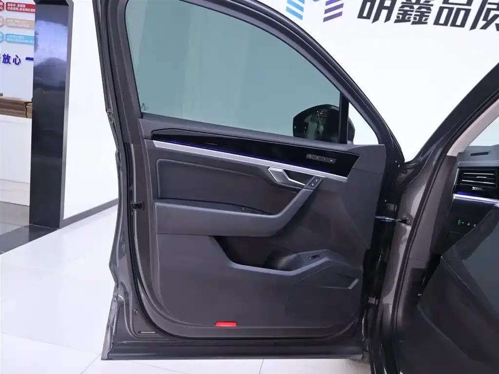 2022 Volkswagen Touareg 3.0TSI R-Line, Obsidian Black Sport Package — миниатюра 18