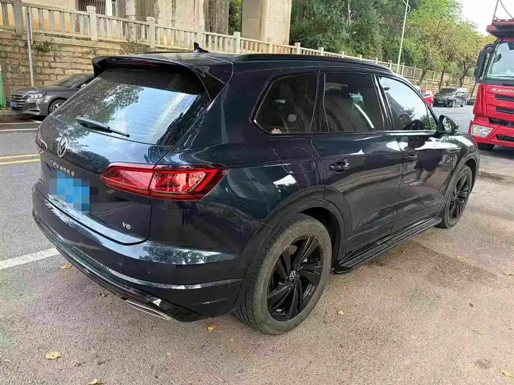 2023 Volkswagen Touareg 3.0TSI R-Line, Obsidian Black Sport Package — миниатюра 3