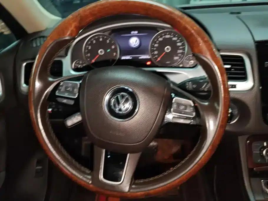 2011 Touareg 3.0TSI Standard Edition — миниатюра 15