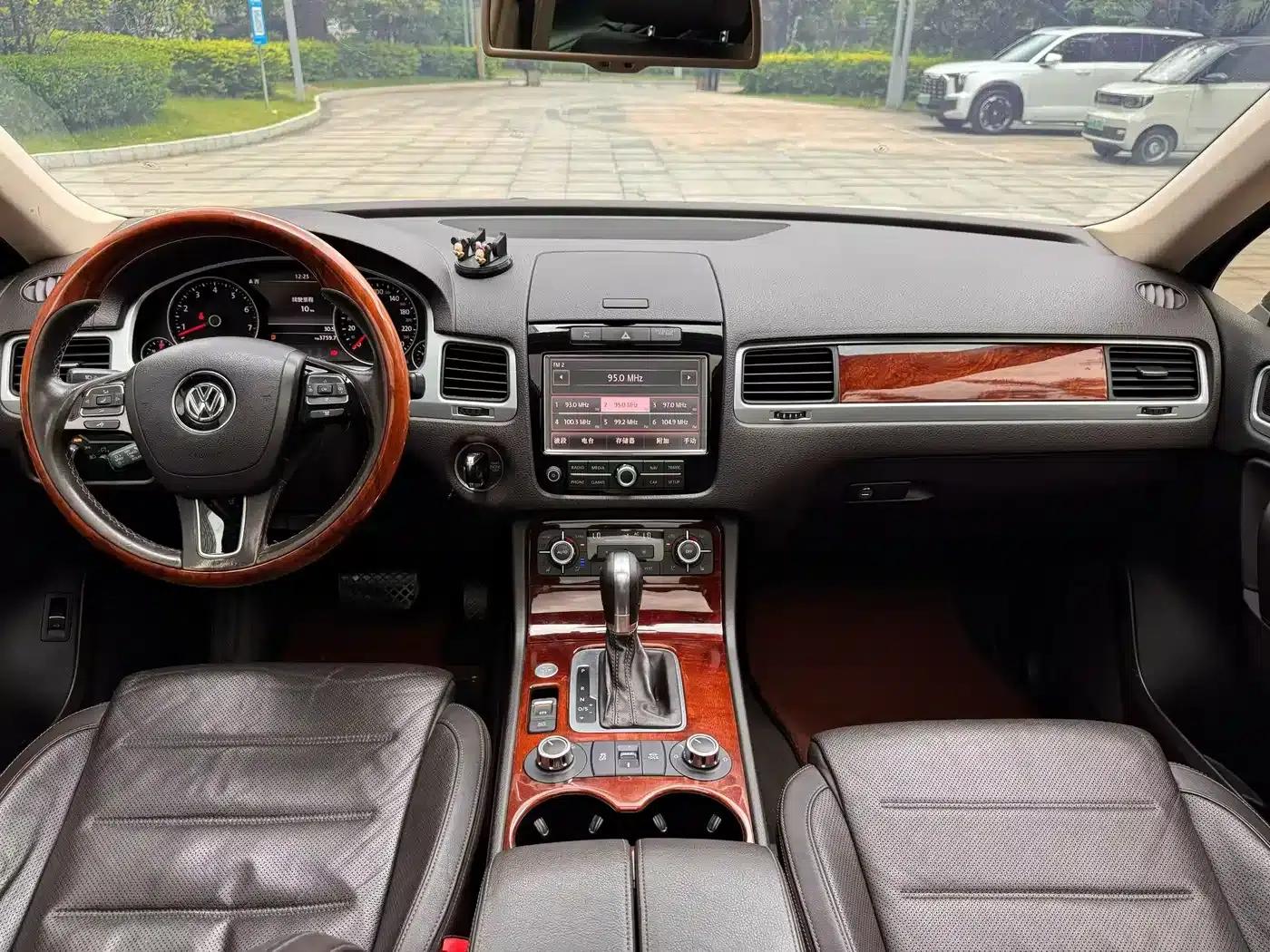 Touareg 2013 3.0TSI Limited Luxury Edition — миниатюра 8